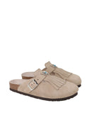 Zuecos con flecos de terciopelo color topo