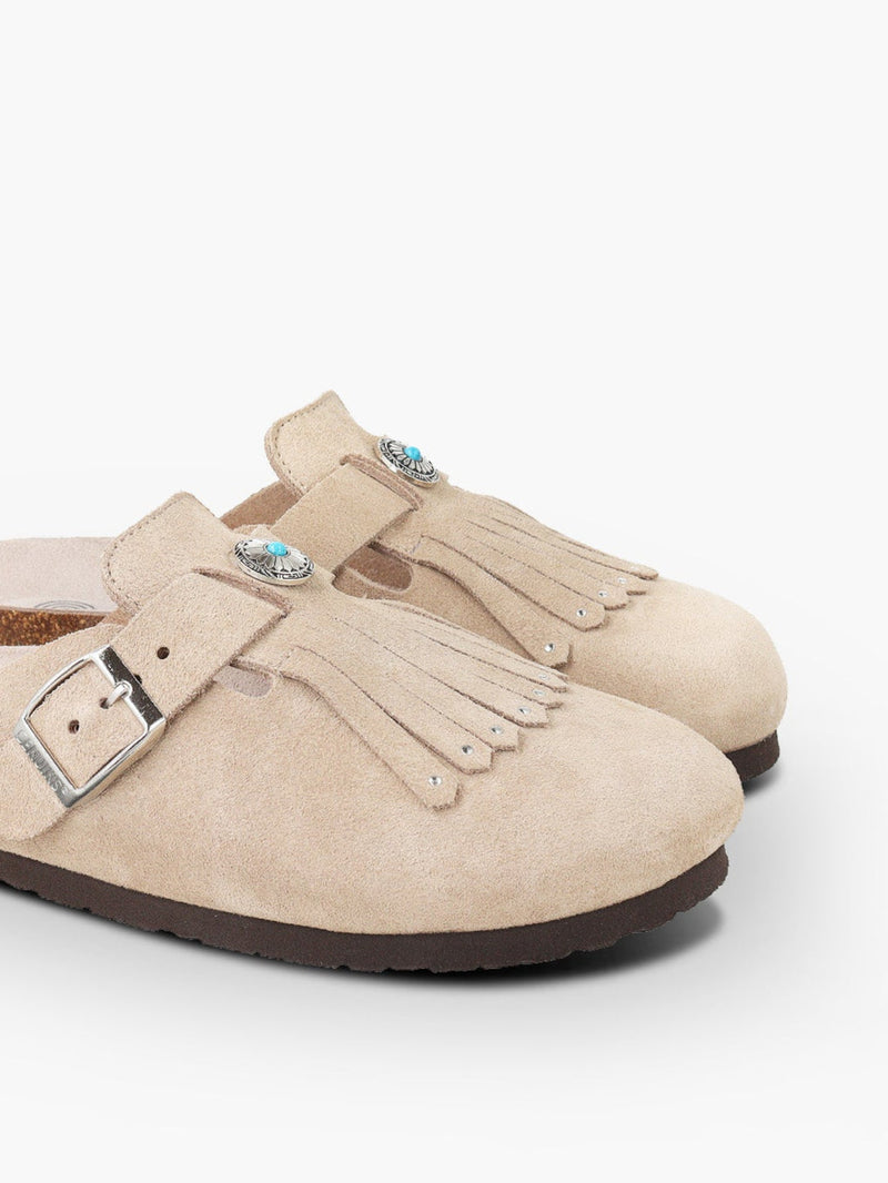 Zuecos con flecos de terciopelo color topo