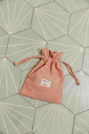 1 Chaussette, 1 Collant Uni, 1 Collant Motif, 1 Pochon Etam