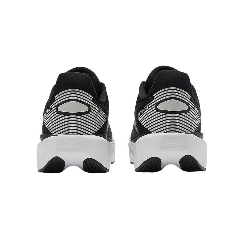Baskets Femme New Balance Fuelcell Rebel V5 - Noir, Blanc