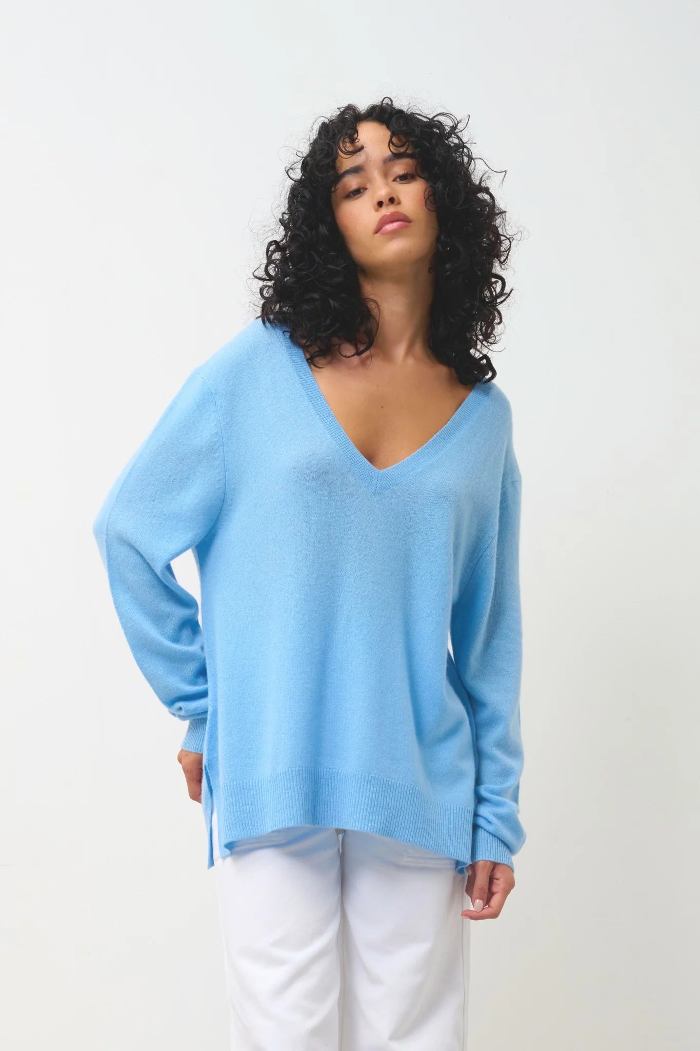 Jersey de cuello en V delantero y trasero - Giegn - Azul Inca