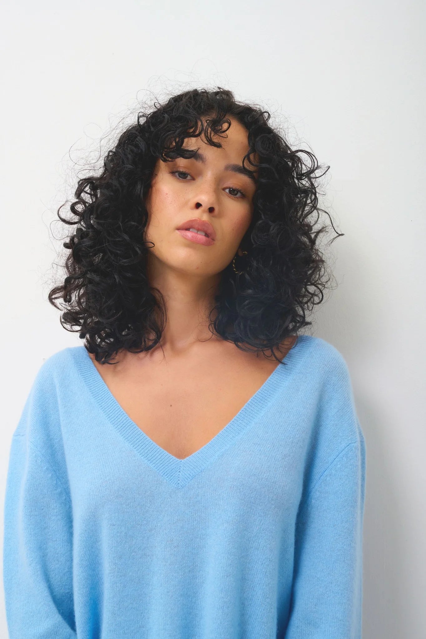 Jersey de cuello en V delantero y trasero - Giegn - Azul Inca