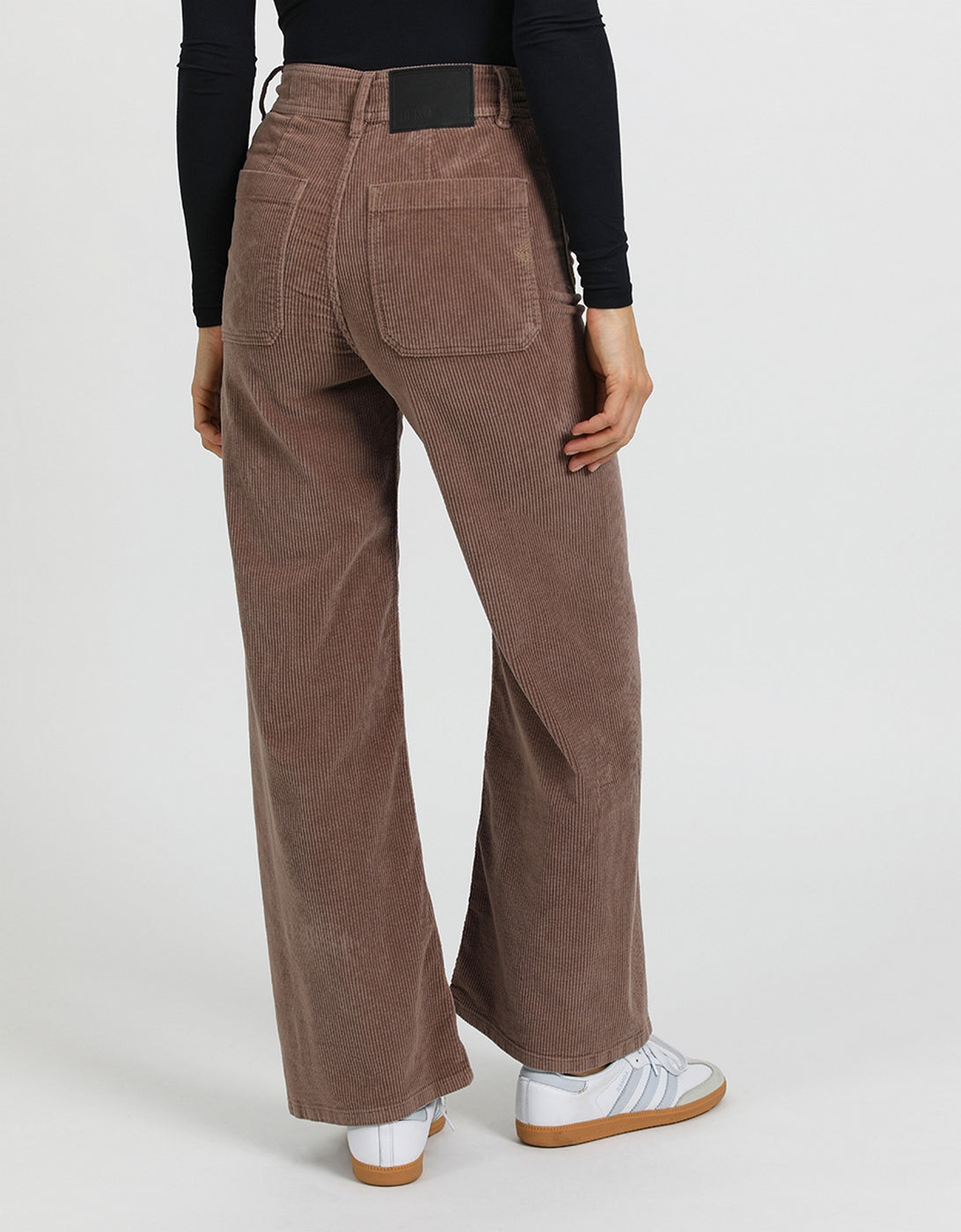 Pantalón Wide Gigi Velvet - Truffle - Mujer