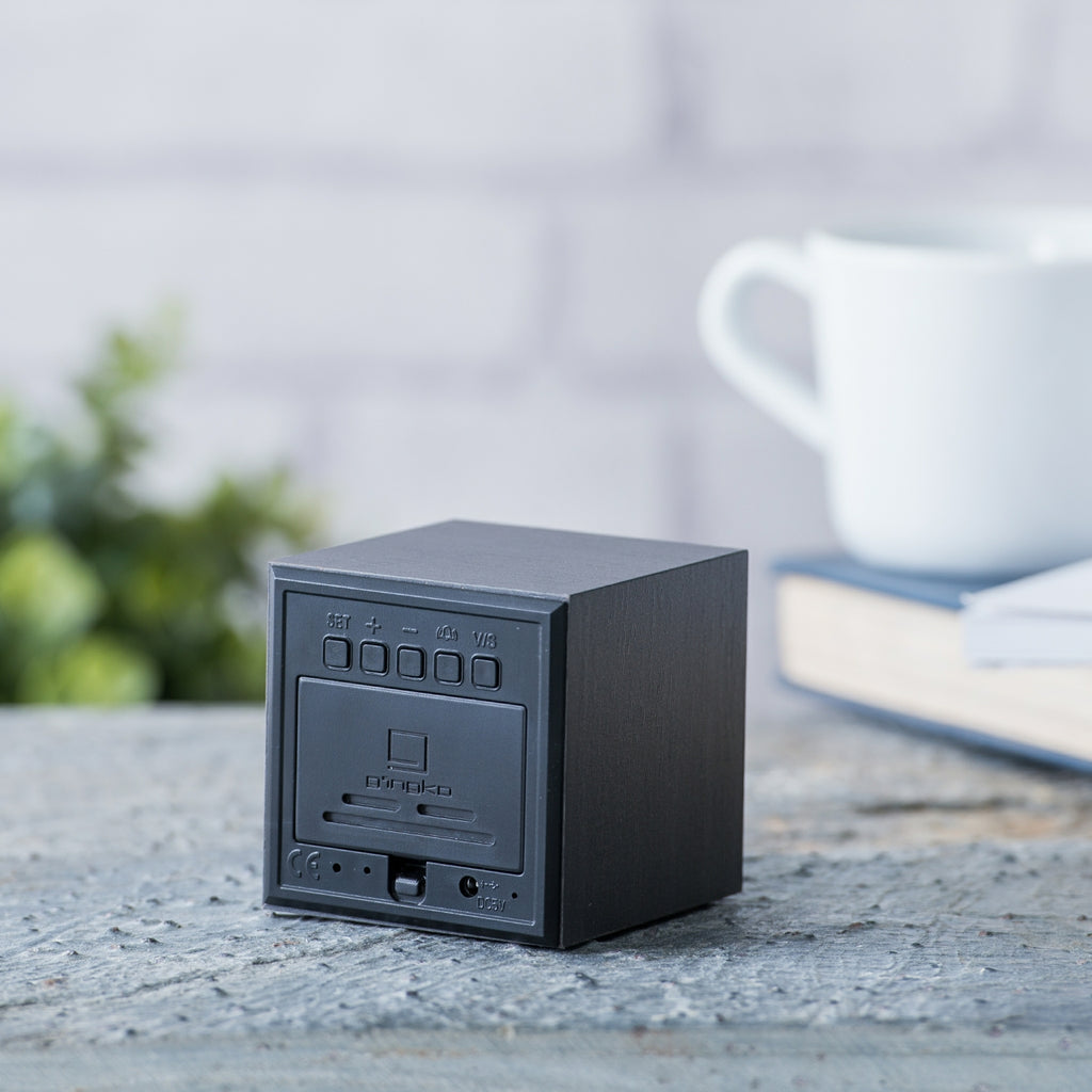 Reveil Wooden Cube Click - Noir / LED Bleue