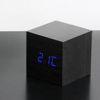 Reveil Wooden Cube Click - Noir / LED Bleue