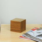 Despertador Click Cubo de Madera - Teca / LED Rojo