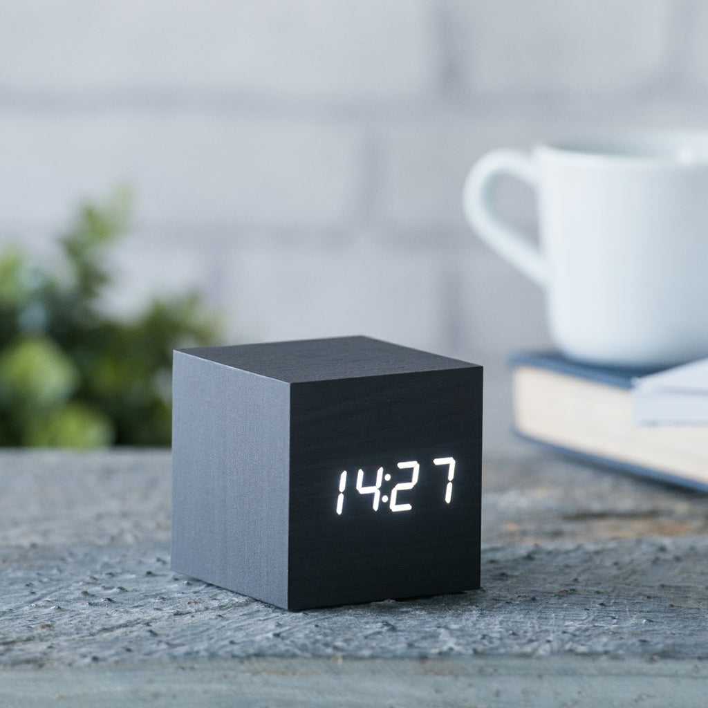Reveil Wooden Cube Click - Noir / LED Blanche