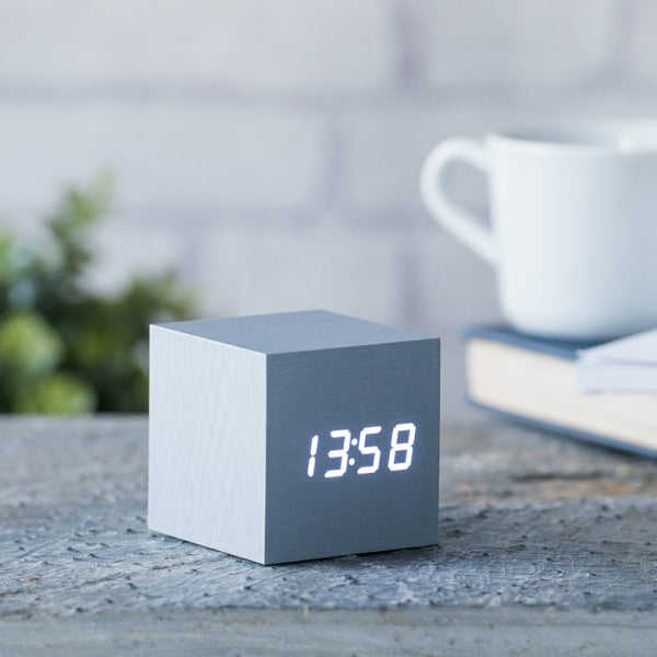 Wecker Wooden Cube Click - Aluminium / Weiße LED