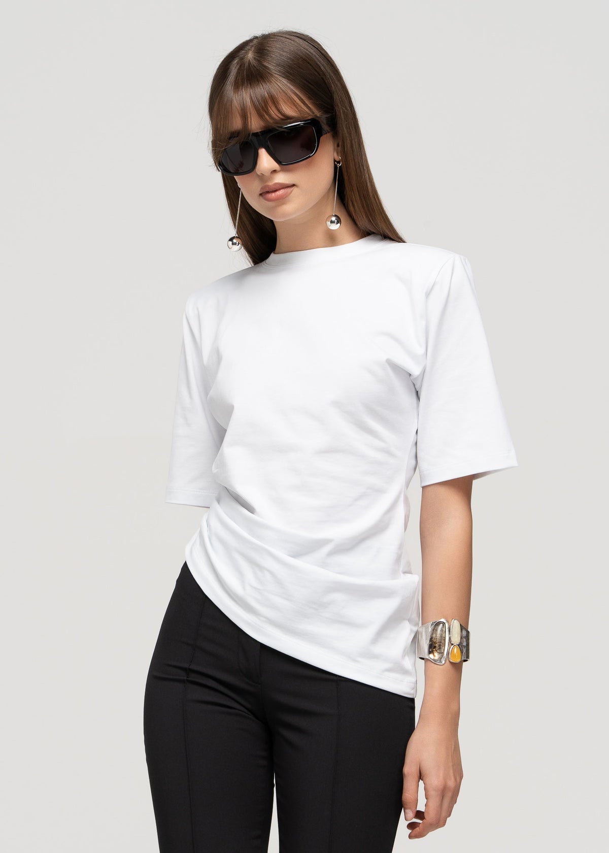 T-Shirt Nádia Asymmetric Shoulder Pad