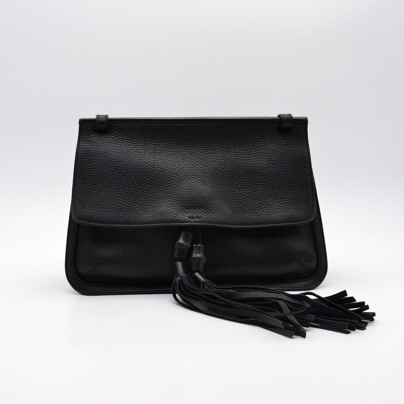 Gucci Daily Flap Cuir Grainé Noir — Pompon Bambou