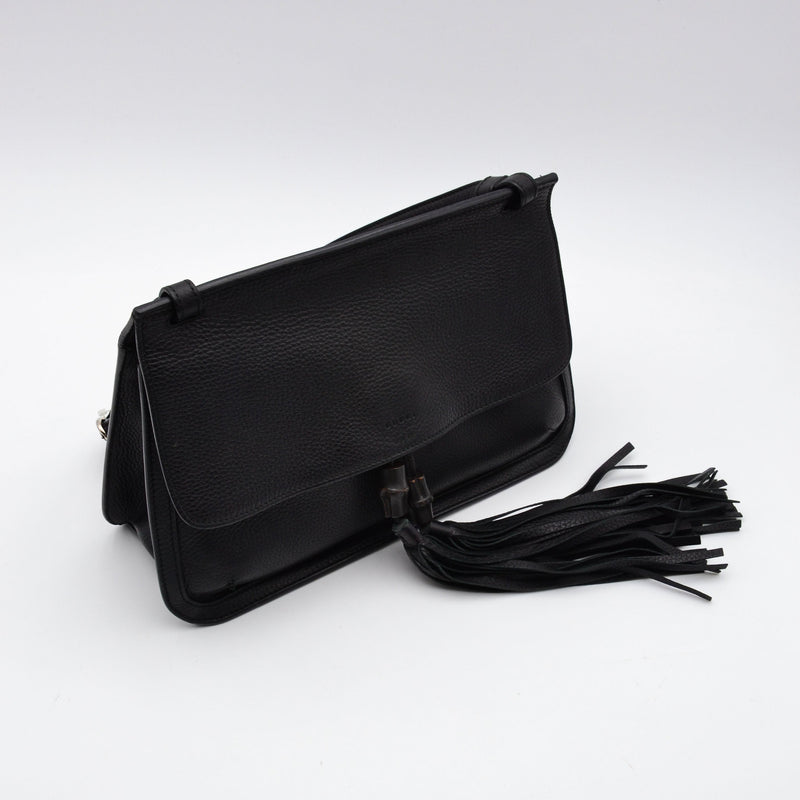 Gucci Daily Flap Cuir Grainé Noir — Pompon Bambou