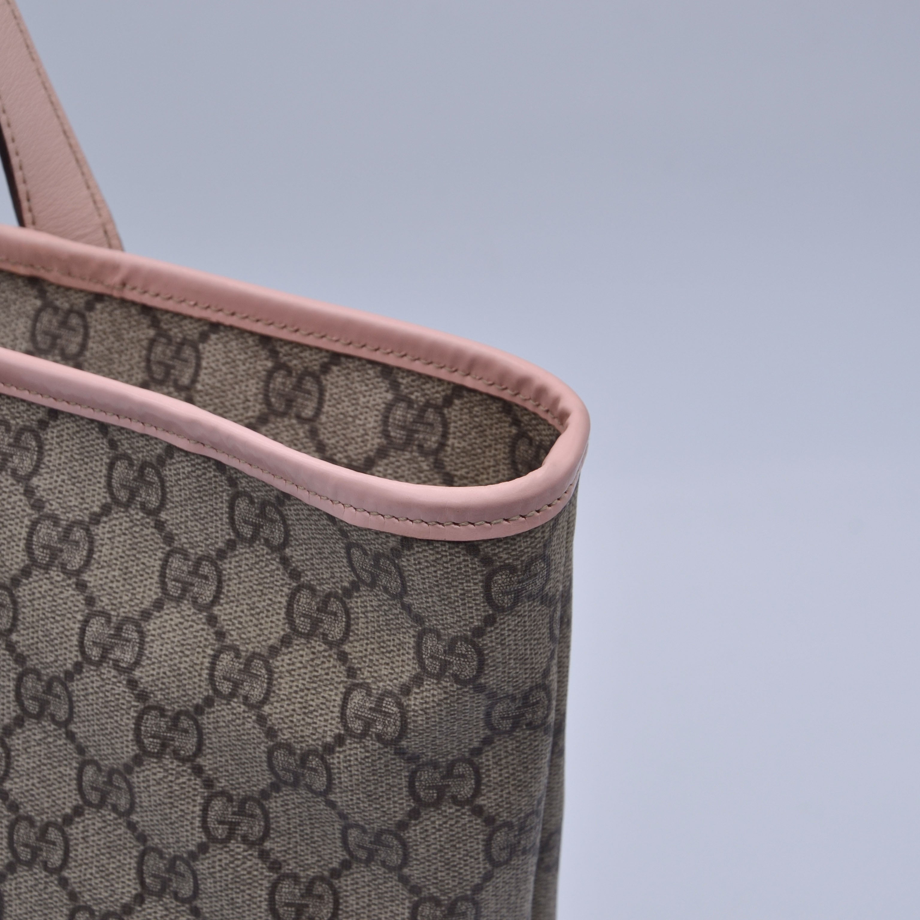 Gucci Gg Supreme Zipped Tote