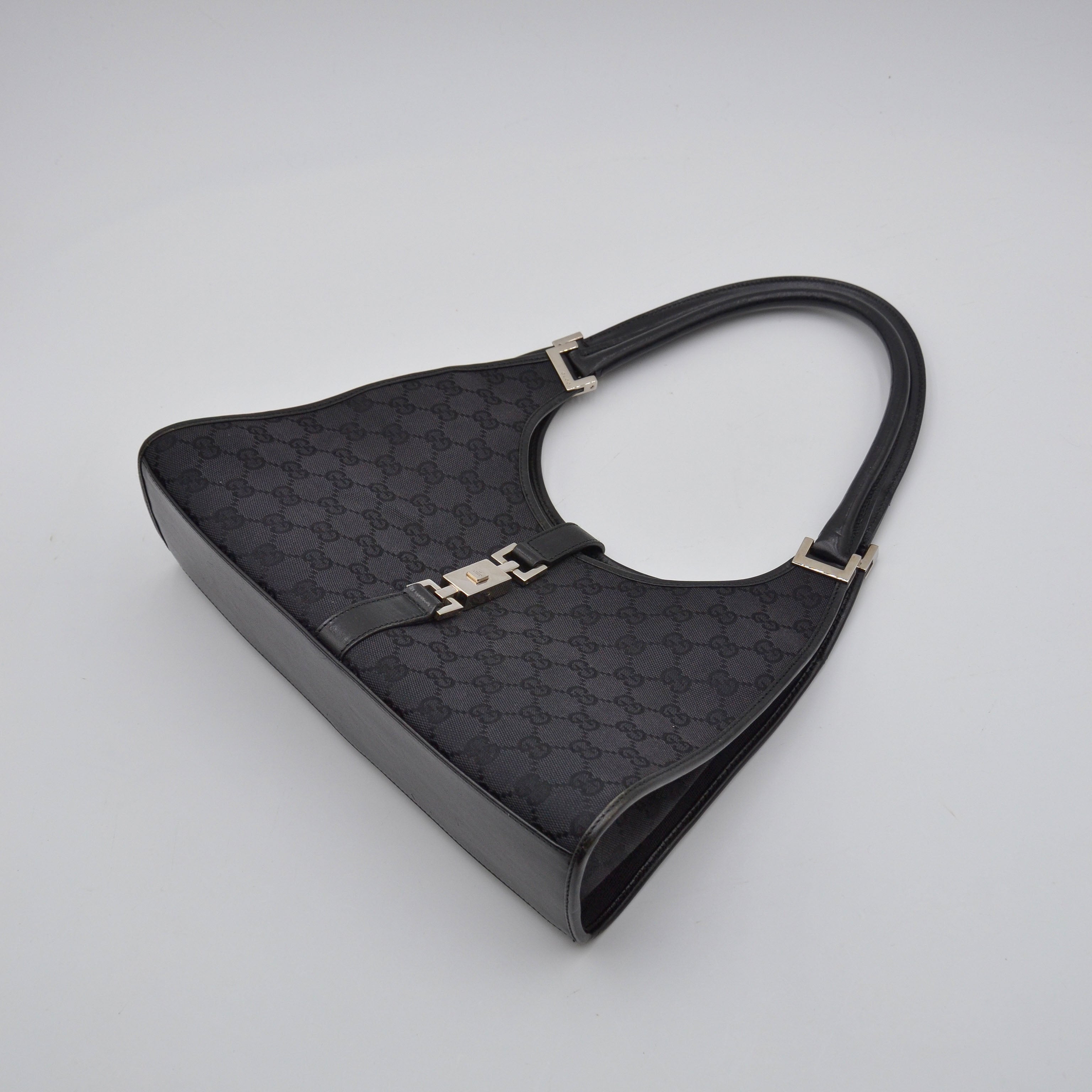 Bolso Gucci Jackie Lona Monograma GG Negra