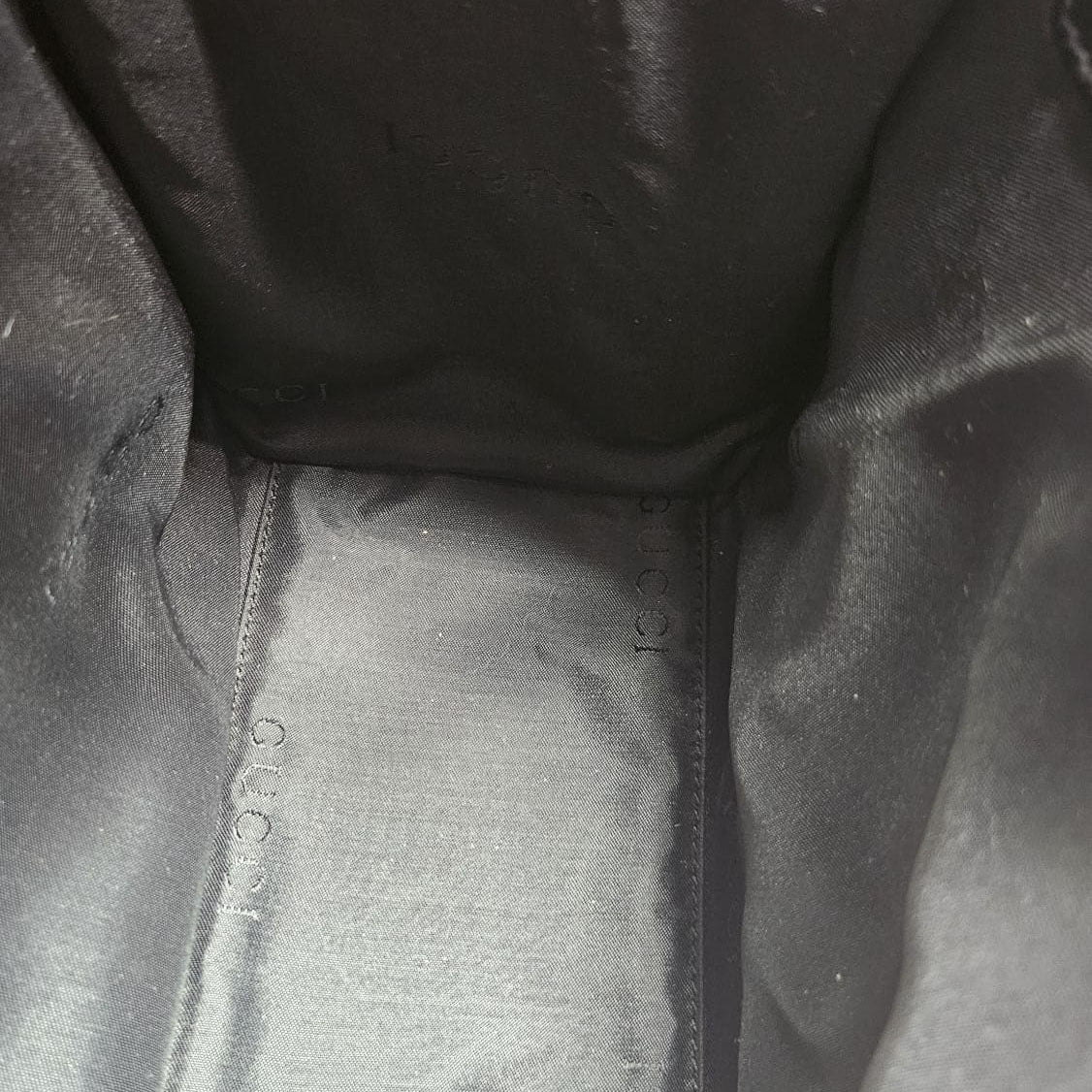 Bolso Gucci Jackie Lona Monograma GG Negra