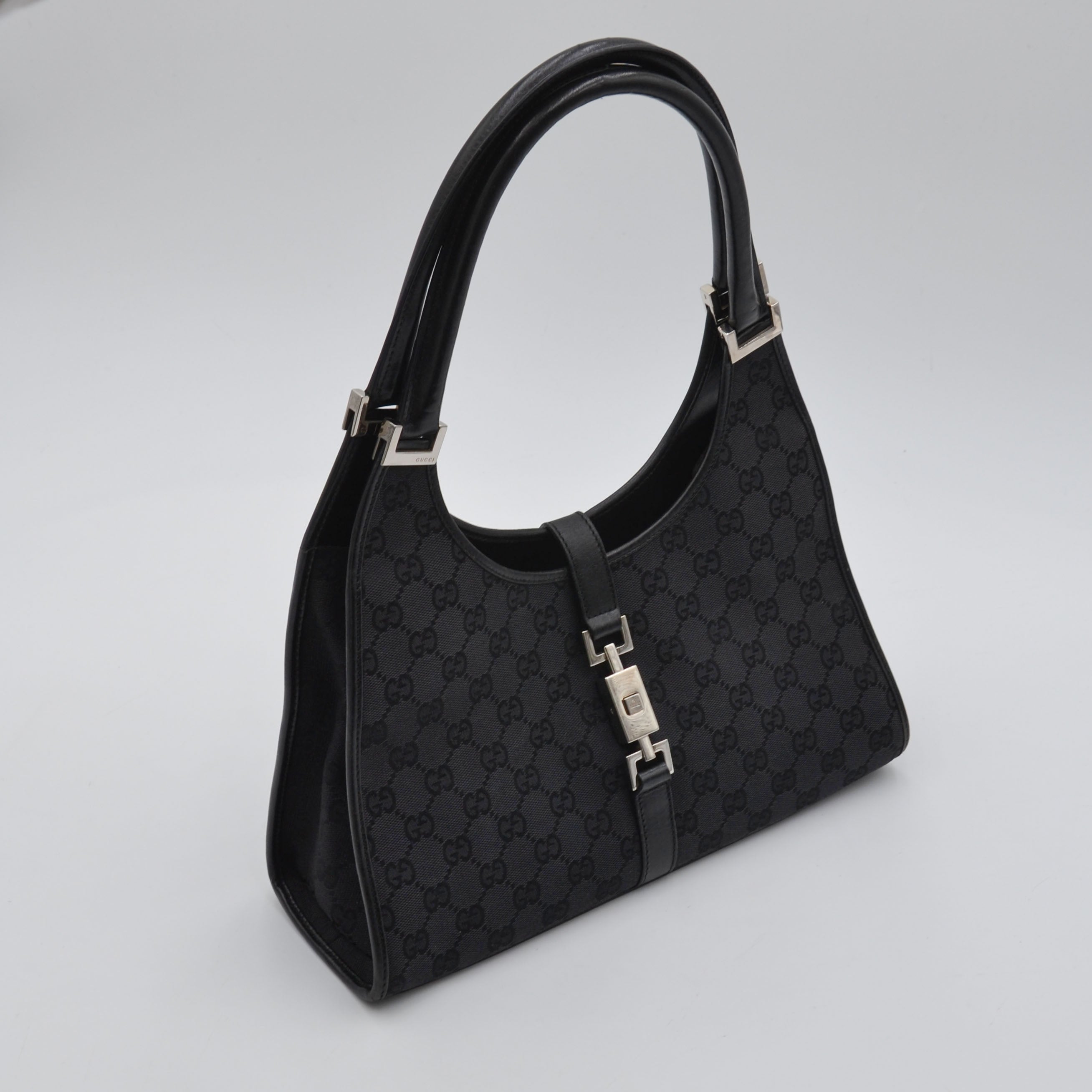Bolso Gucci Jackie Lona Monograma GG Negra
