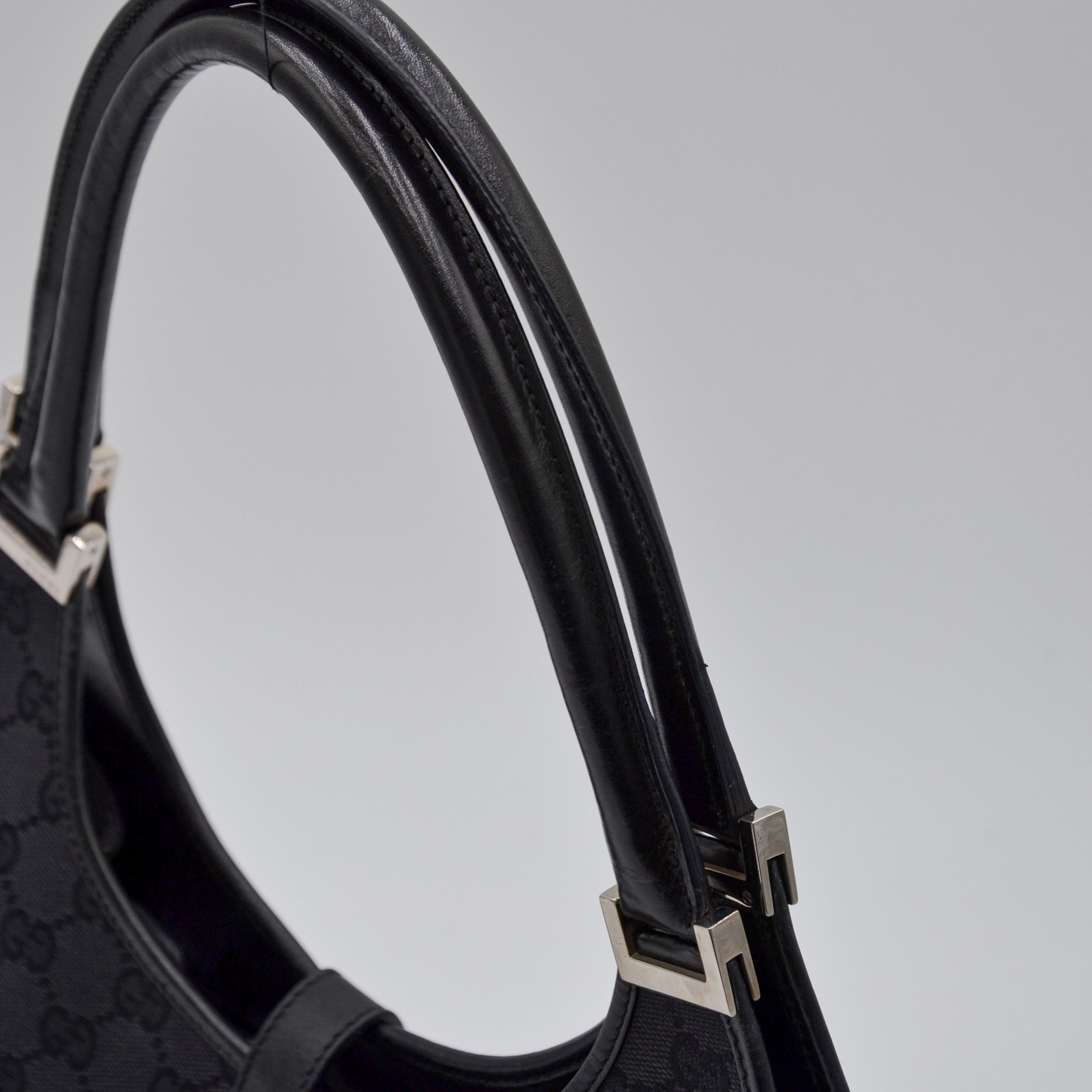 Bolso Gucci Jackie Lona Monograma GG Negra