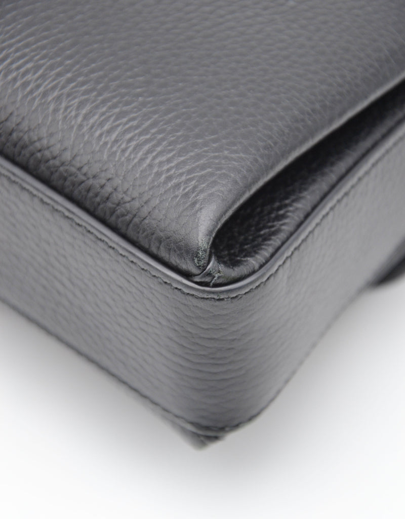 Mini bolso entrelazado Gucci Cadena champán de cuero granulado negro