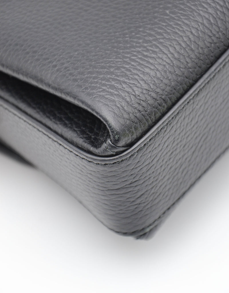 Mini bolso entrelazado Gucci Cadena champán de cuero granulado negro