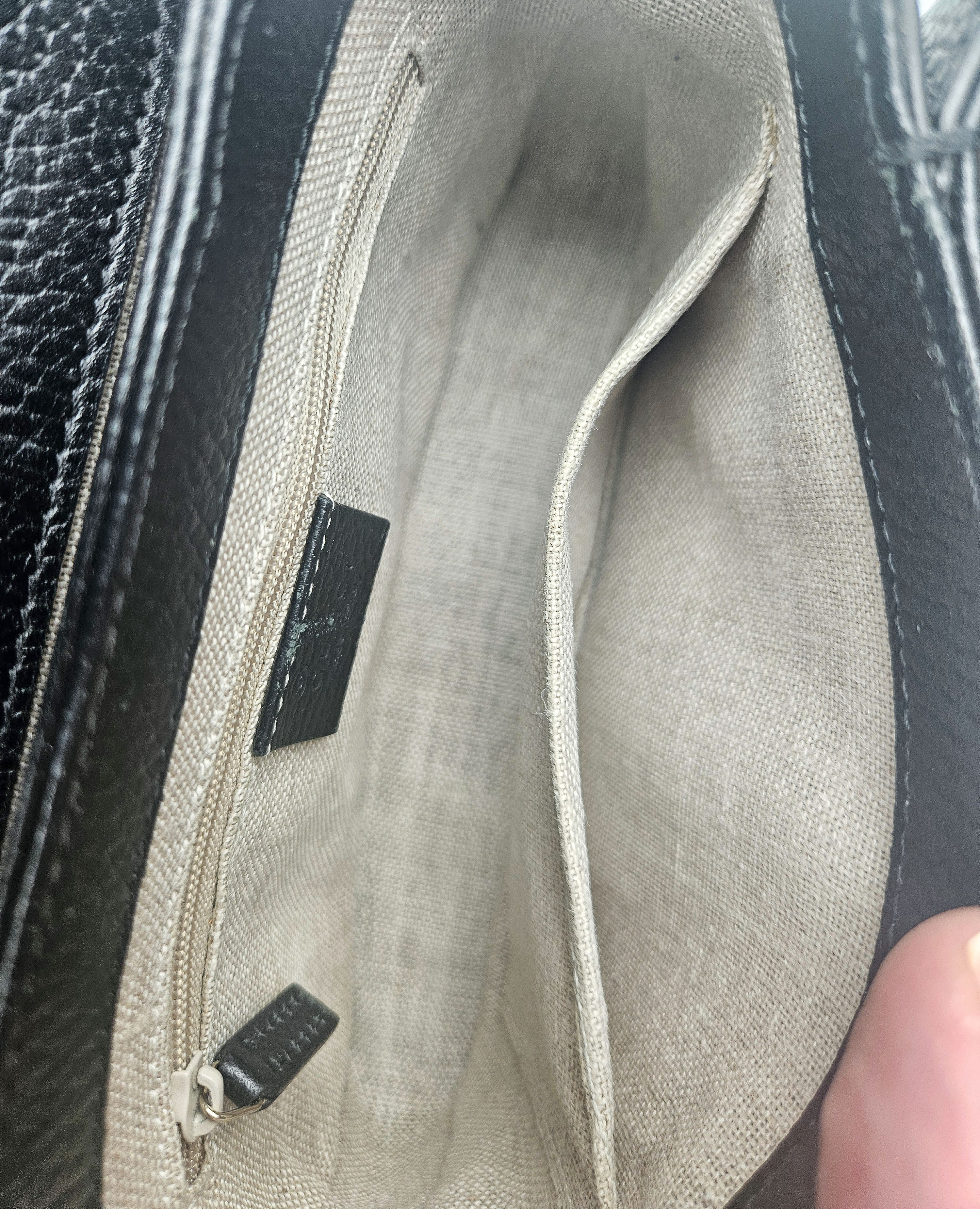 Gucci Interlocking Mini Bag Black Grained Leather Champagne Chain