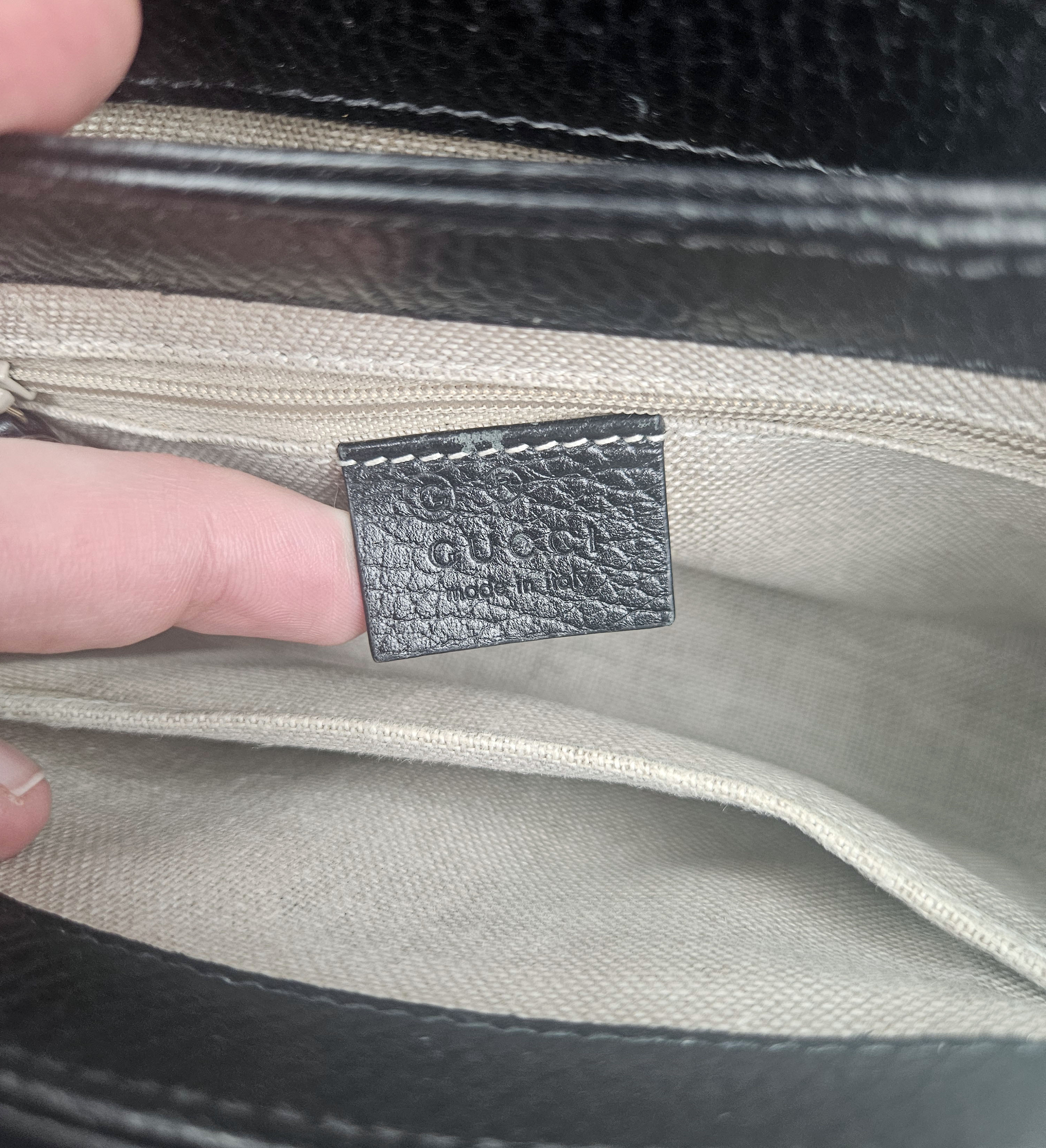 Gucci Interlocking Mini Bag Black Grained Leather Champagne Chain