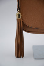 Gucci Soho Clutch In Beige Grained Leather