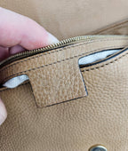 Gucci Soho Clutch In Beige Grained Leather