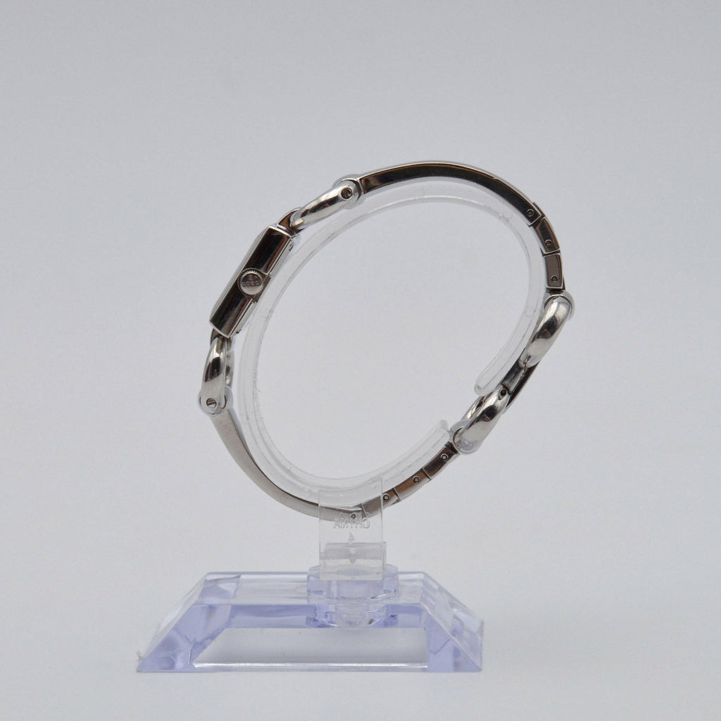 Reloj Gucci Tornabuoni Bangle Nácar y Diamantes
