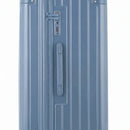 Détail de la serrure TSA et de la poignée latérale sur la valise trunk bleu gris. #couleur_bleu grisé