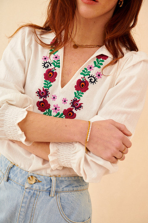 Paris blusa de mujer primavera verano con bordado floral, manga larga en algodón madance crudo