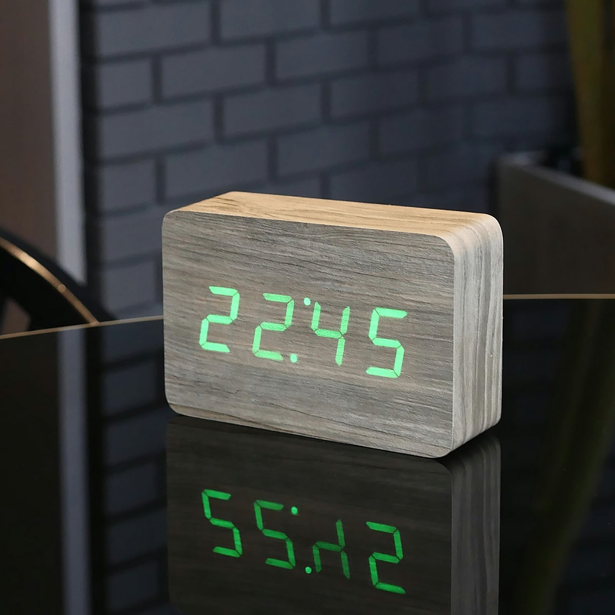 Reveil Brick Click - Frêne Blanc / LED Verte