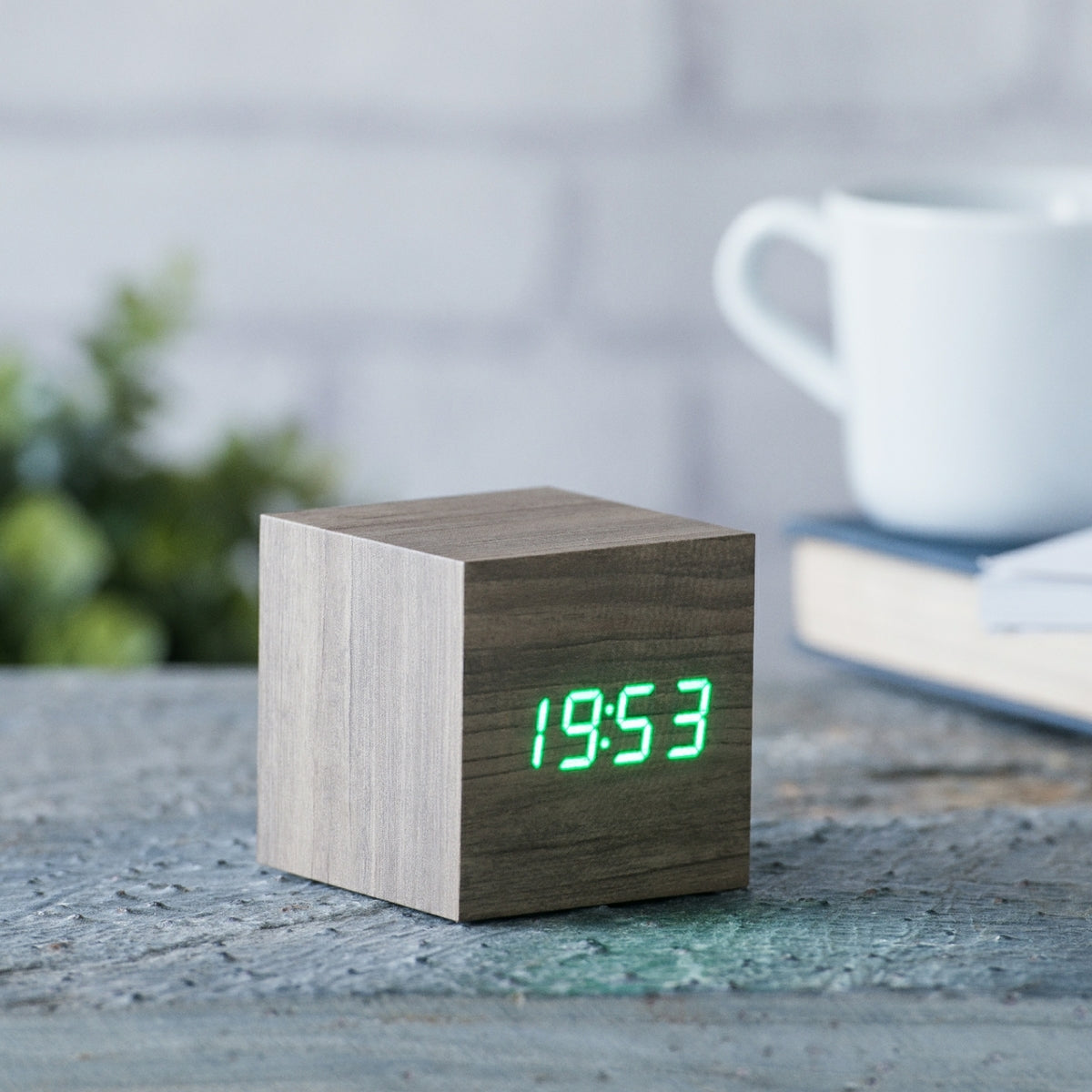 Reveil Wooden Cube Click - Frêne / LED Verte