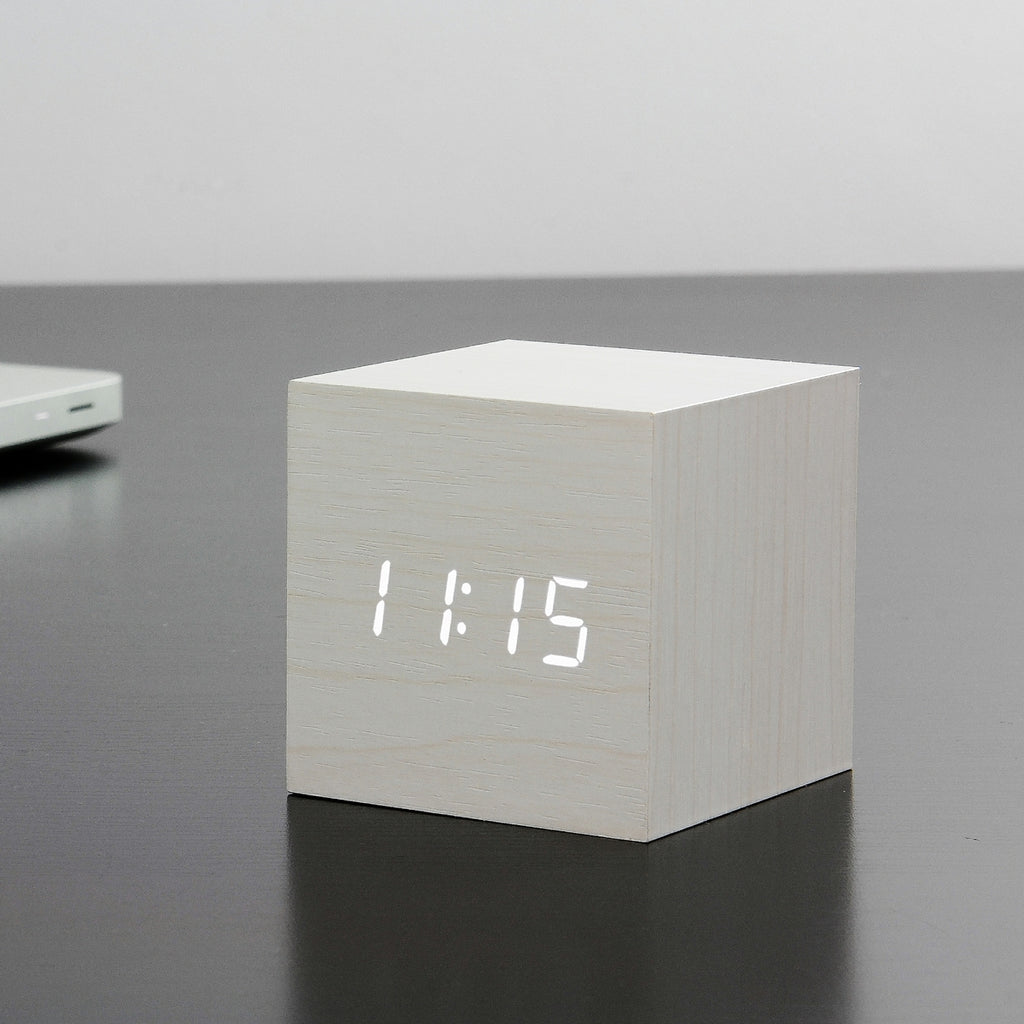 Reveil Wooden Cube Click - Blanc / LED Blanche