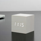 Reveil Wooden Cube Click - Blanc / LED Blanche