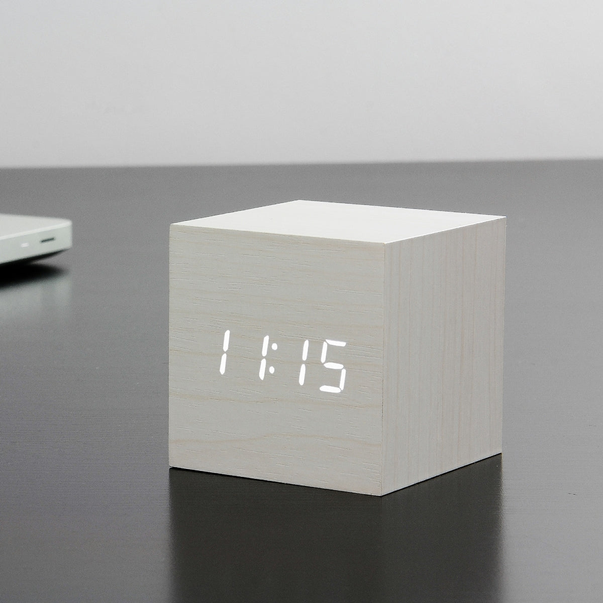 Reveil Wooden Cube Click - Blanc / LED Blanche