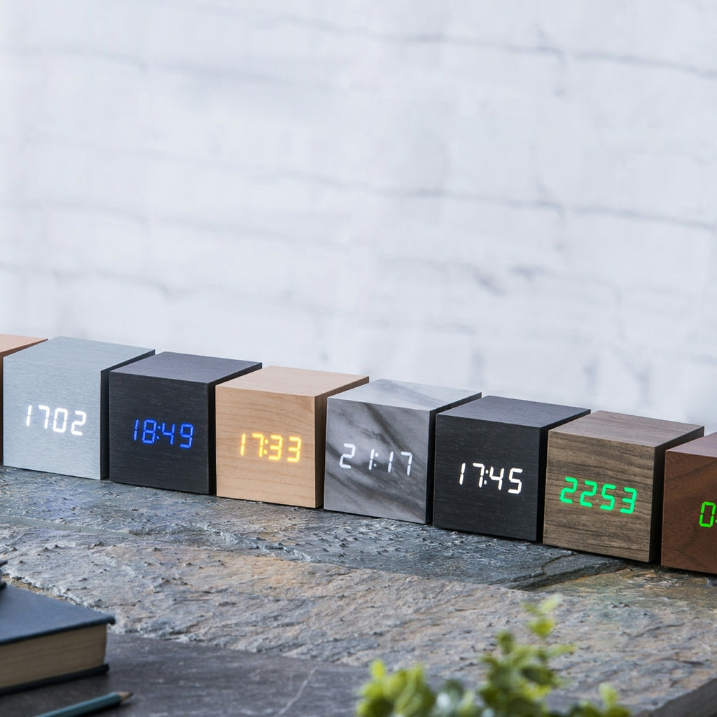 Reveil Wooden Cube Click - Blanc / LED Blanche