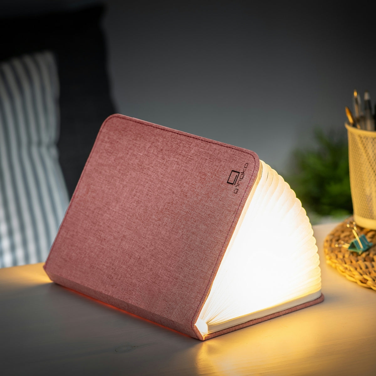 Gingko Design – Lampa Smart Book LED - Len Pudrowy Róż - 2 Rozmiary, lampka nocna w kształcie otwartej książki, ciepłe światło