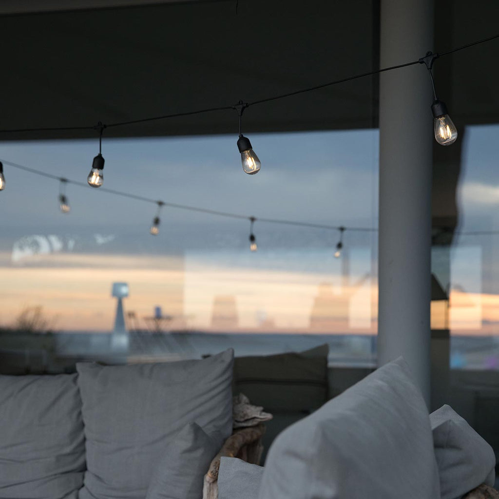 Guirnalda de luz solar 10 bombillas vintage de filamento LED blanco cálido MAFY SOLAR 6,50m - REDDECO.com