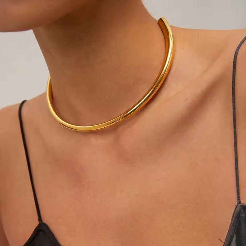 Iriza necklace