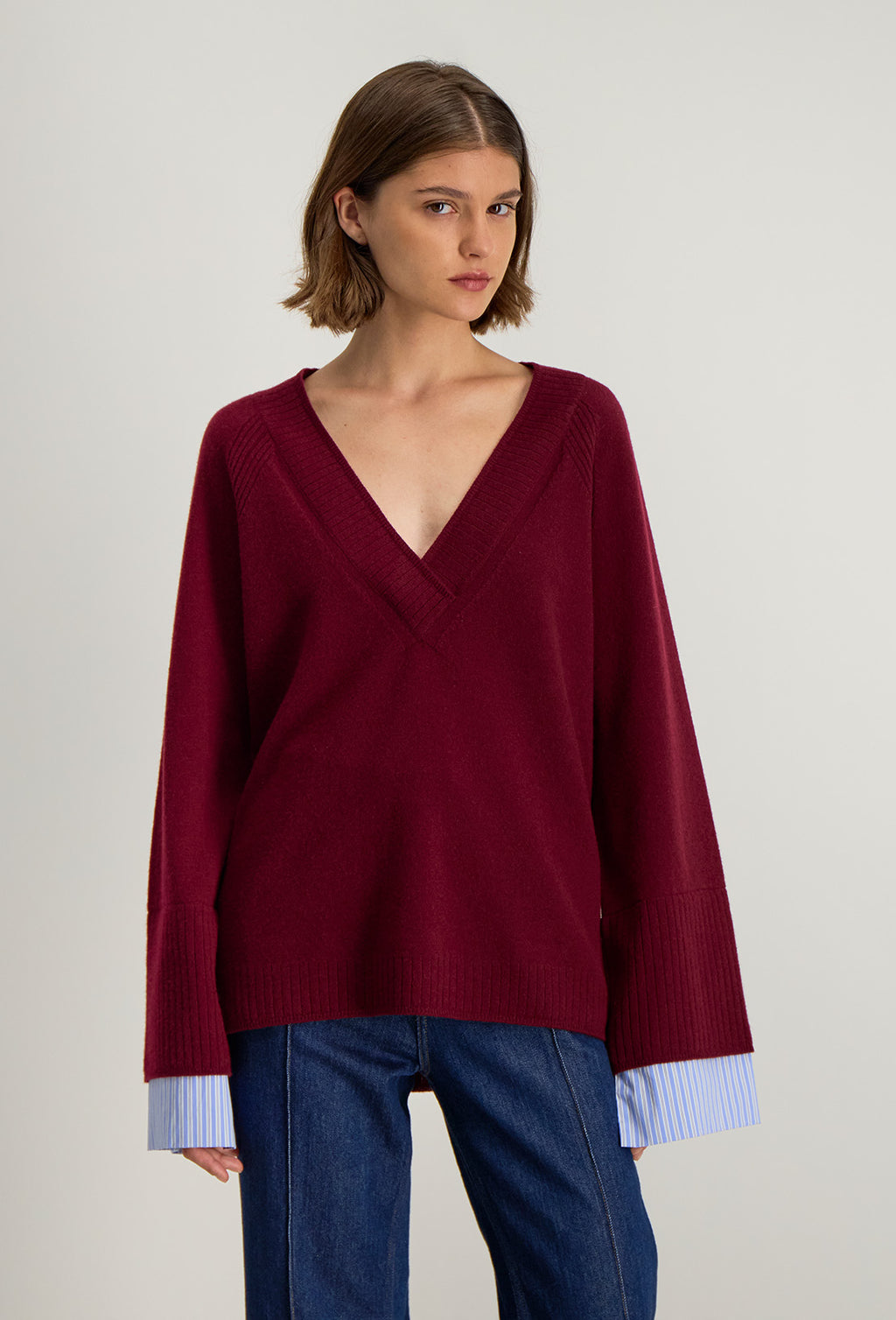 Sweter w serek Lita - Bordowy