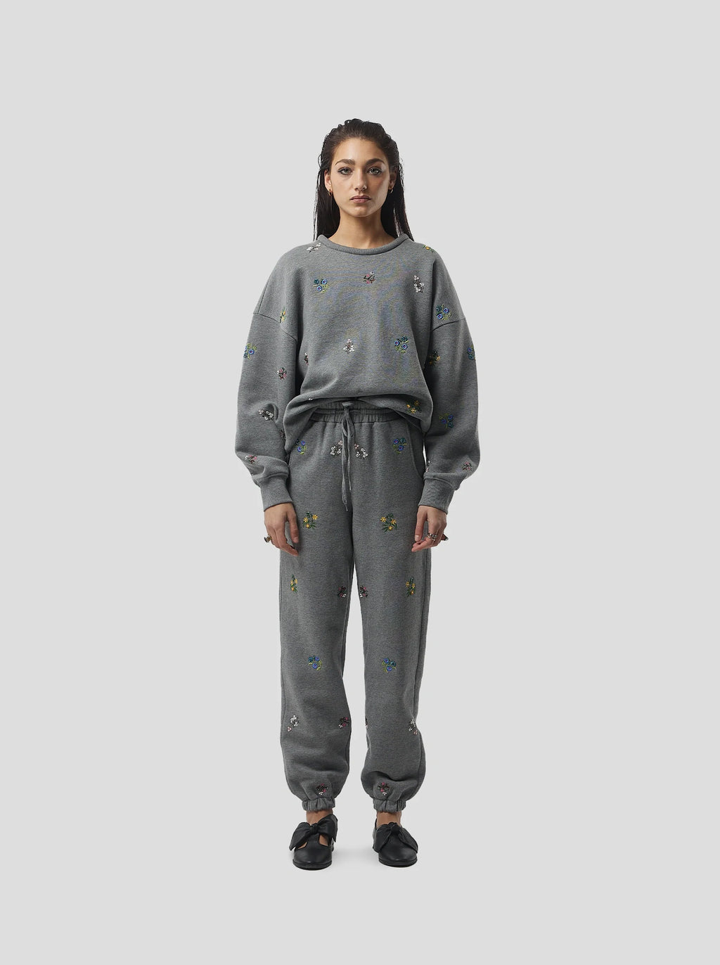 Pantalon Kiara In Grey Beaded Embroideried Fleece