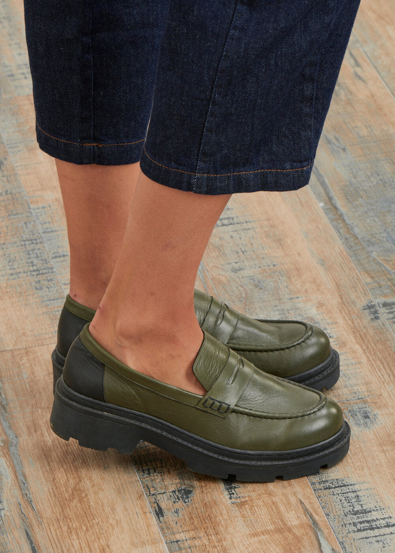 Two-tone loafers - KAKI#couleur_KAKI