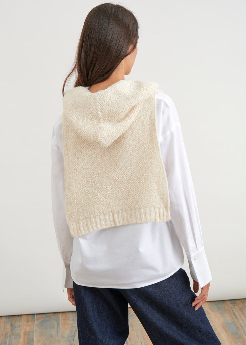 Shoulder-covering plastron in bouclette knit - ECRU#couleur_ECRU