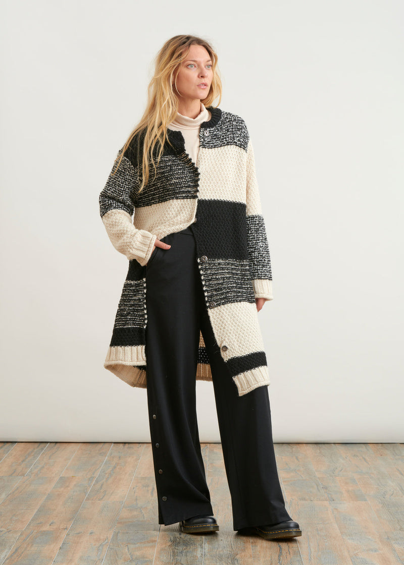 Graphic knitted coat - BLANC / NOIR#couleur_BLANC / NOIR