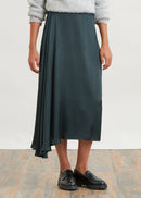 Long asymmetrical satin skirt - VERT BOUTEILLE#couleur_VERT BOUTEILLE