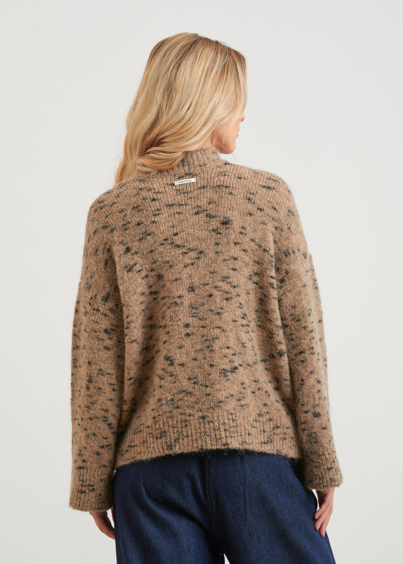 Round neck sweater in speckled knit - ECORCE#couleur_ECORCE