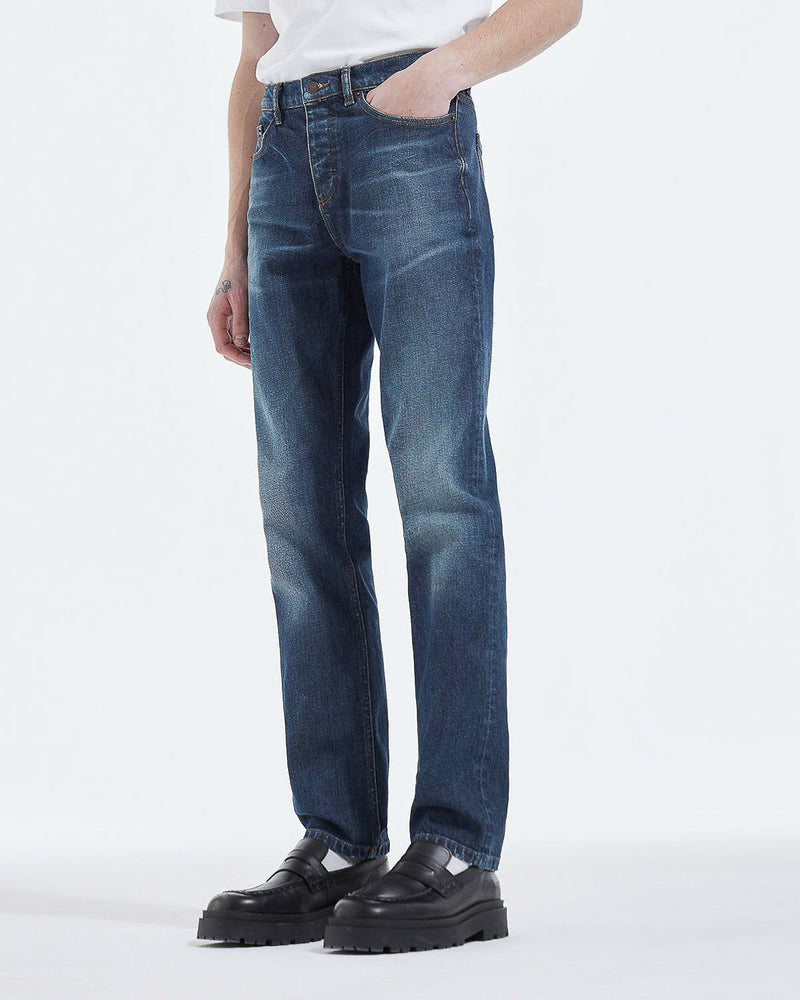 Vaqueros slim fit con lavado azul y cinco bolsillos - Hombre