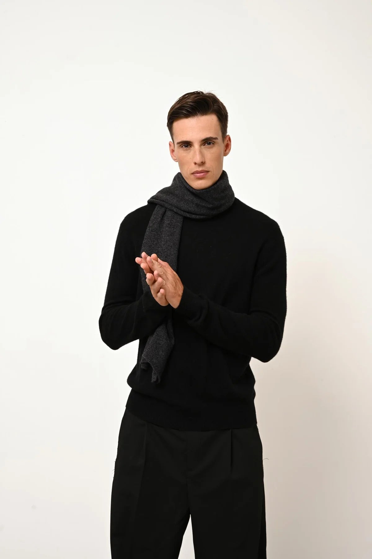 Jersey Cuello Redondo - Howard - Negro
