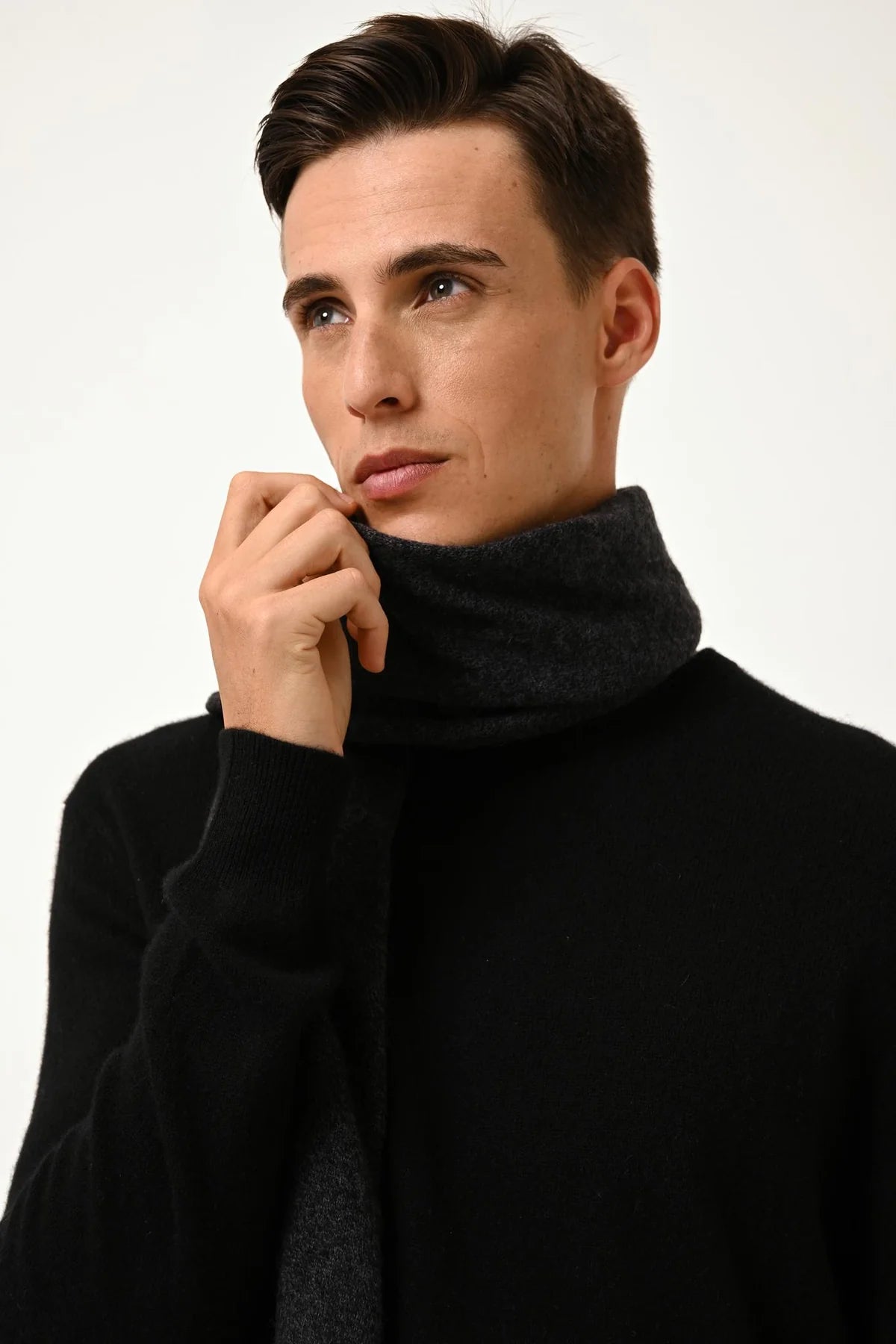 Jersey Cuello Redondo - Howard - Negro