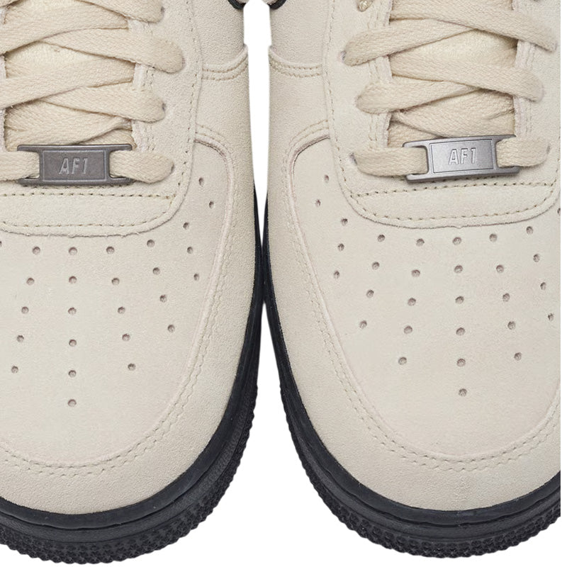 Baskets Nike Air Force 1 07 - Beige, Noir