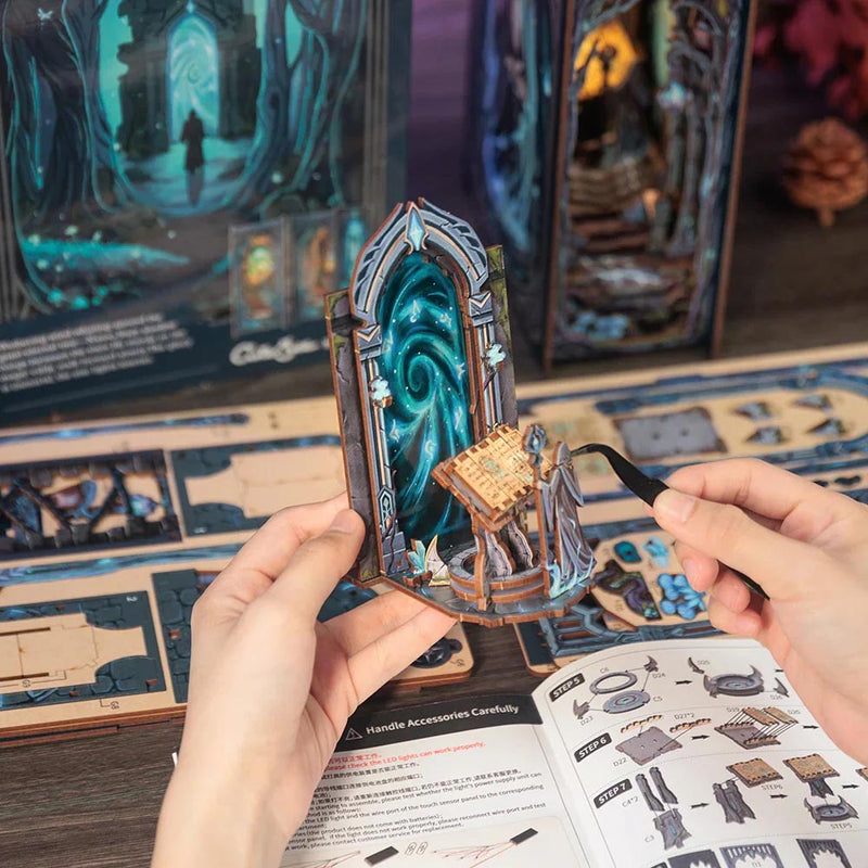 Book Nook - La Porte Du Pays Des Merveilles